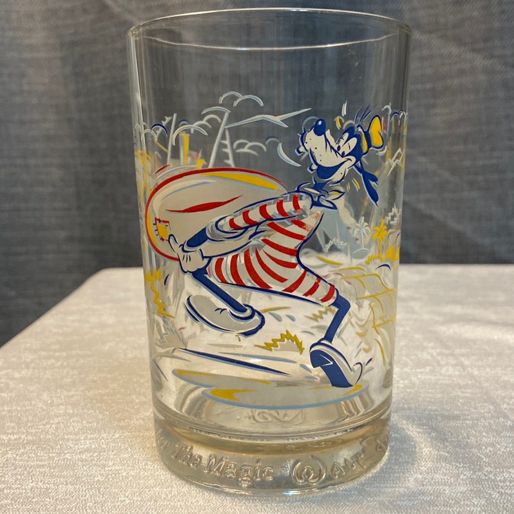 Vintage Disney 25th: Goofy Surfing